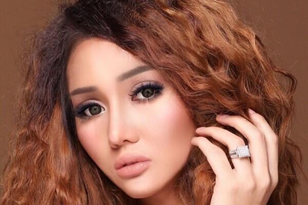 9 Potret Gaya Rambut Lucinta Luna yang Bakal Bikin Kamu Terpesona!