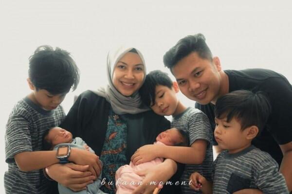 Ibu Idaman, 10 Potret Perjuangan Ratna Galih Merawat Kelima Buah Hati
