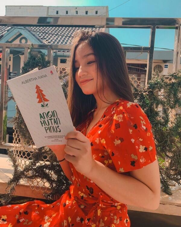 10 Pesona Bella Graceva, Mantan Artis Cilik yang Beranjak Dewasa