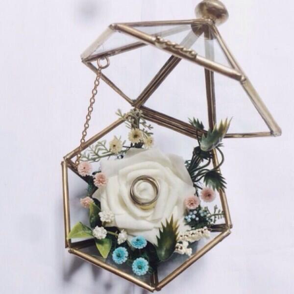 10 Tempat Cincin Pernikahan Rp200 ribuan, Gak Hanya Bentuk Kotak Lho!
