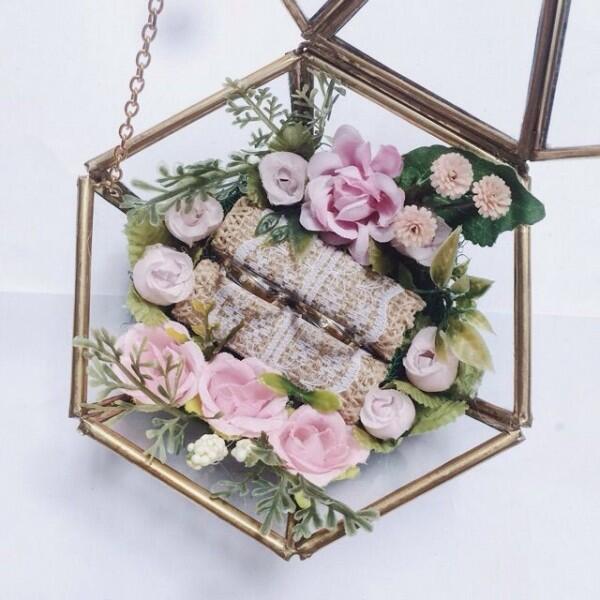 10 Tempat Cincin Pernikahan Rp200 ribuan, Gak Hanya Bentuk Kotak Lho!