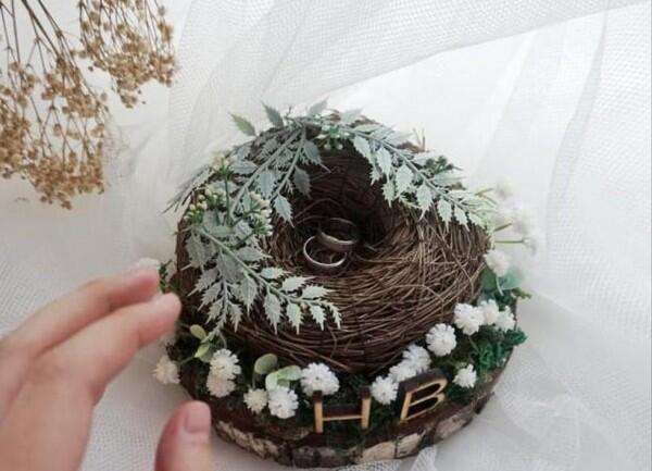 10 Tempat Cincin Pernikahan Rp200 ribuan, Gak Hanya Bentuk Kotak Lho!