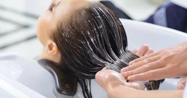 5 Tips Mengatasi Ujung Rambut yang Kaku, Mudah, dan Gak Mahal Kok!