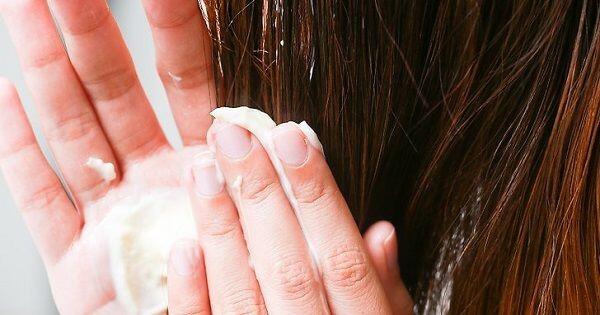 5 Tips Mengatasi Ujung Rambut yang Kaku, Mudah, dan Gak Mahal Kok!