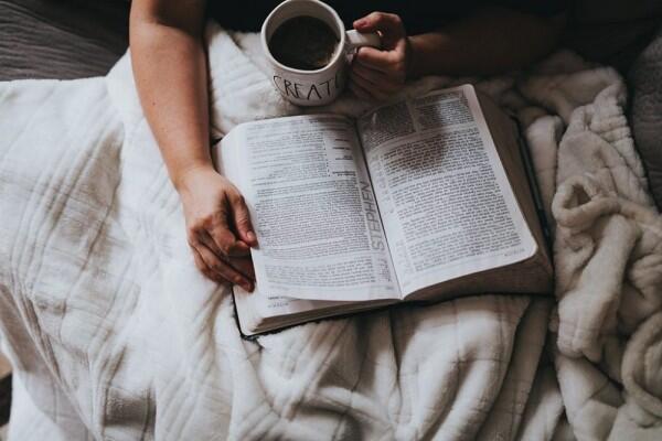 Coba 8 Cara Ini untuk Membantumu Berhenti Overthinking, Sayangi Dirimu