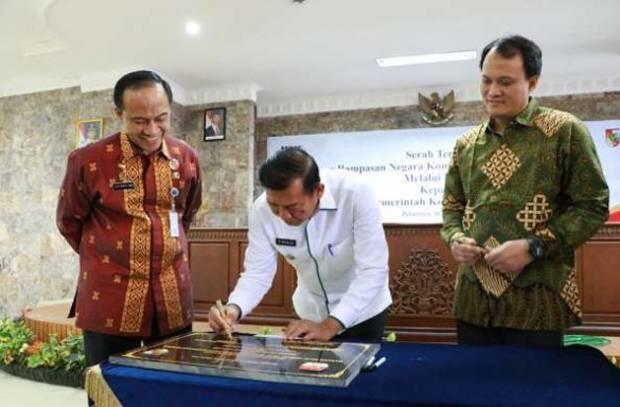 Pemko Pekanbaru Terima Hibah Ruko Tiga Lantai Dari KPK