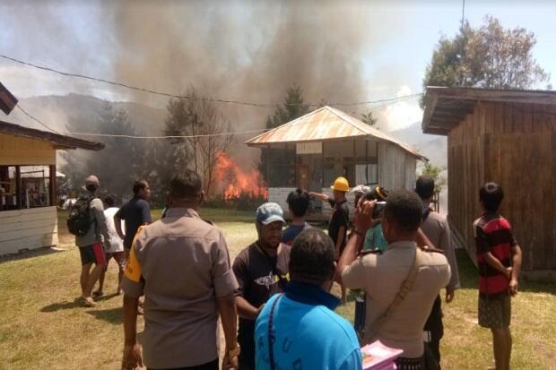 61 Kios dan 3 Rumah di Tolikara Hangus Terbakar