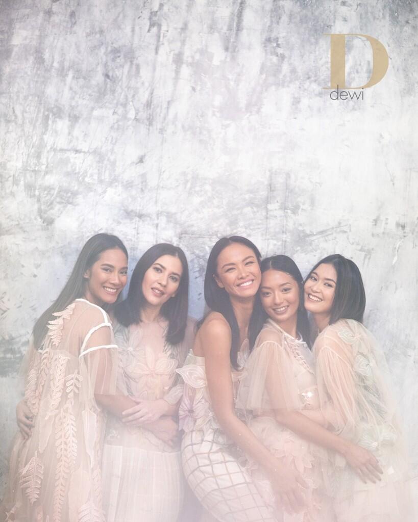 Jelang Tanggal Rilis, Para Perempuan Gundala Berpose Elegan di Sampul Majalah Mode