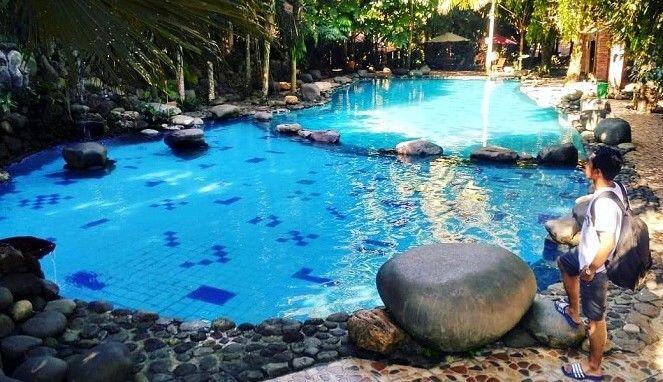 5 Kolam Renang Di Semarang Yang Cocok Untuk Keluarga. Nyebur Bareng Gan!