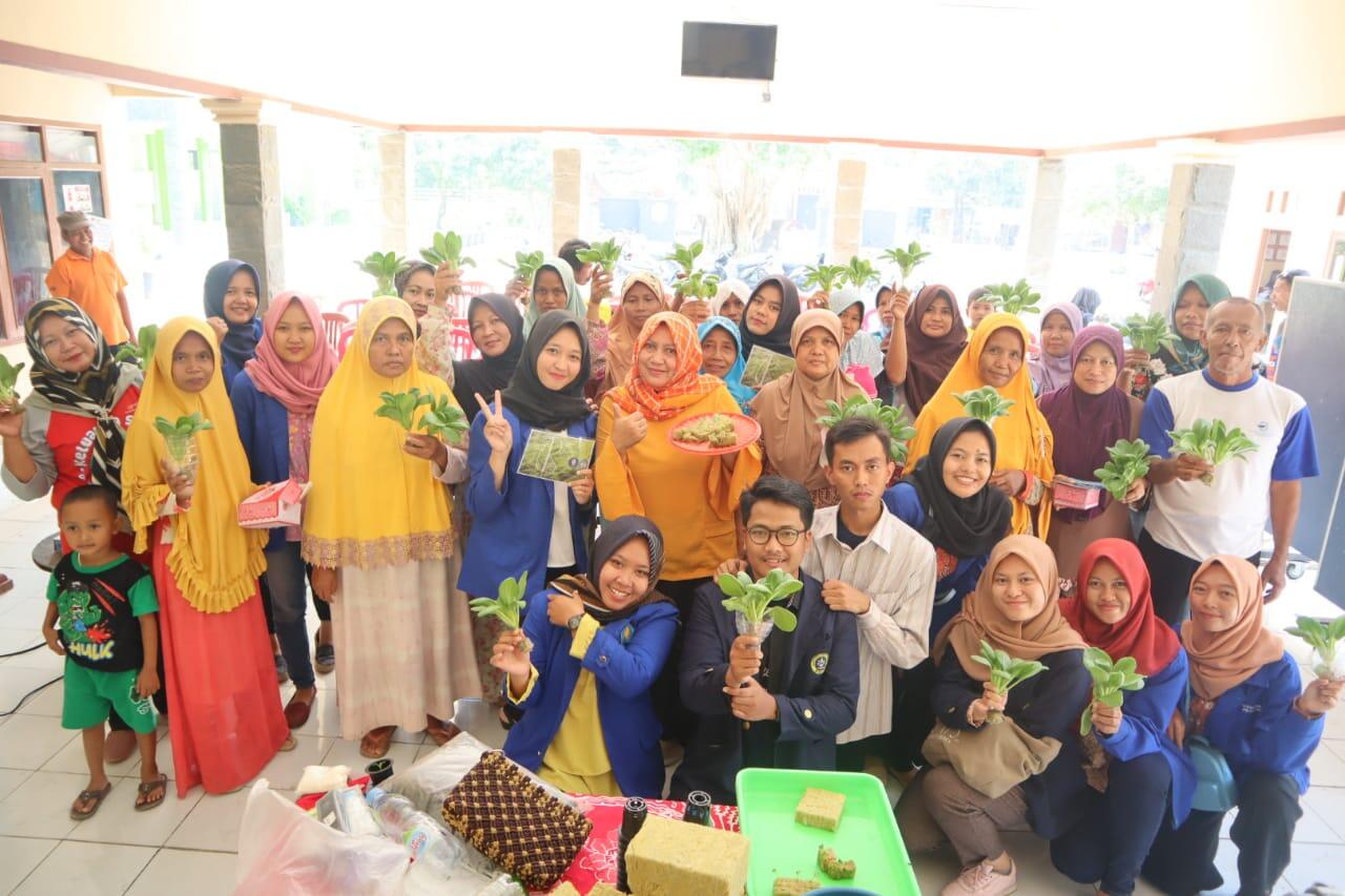 Mahasiswa Unma dan IPB University Lakukan Sosialisasi Pelatihan Hidroponik Dalam KRPL