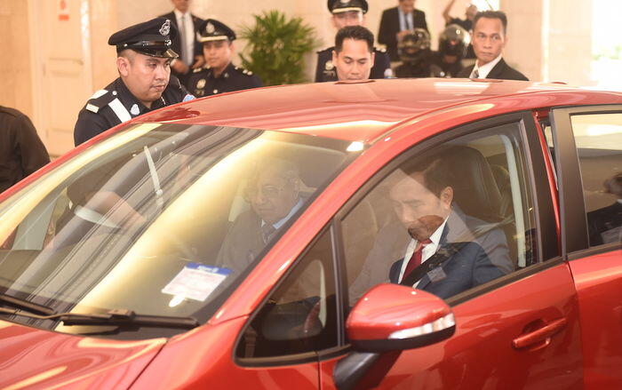 Diplomasi Proton untuk TKI, sawit, dan ekspor impor