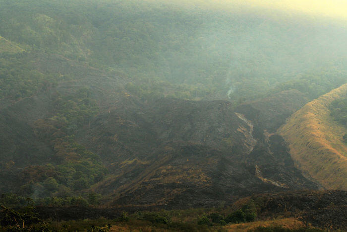 Api belum padam, kebakaran Gunung Ciremai berstatus darurat
