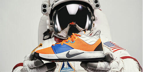 Sneaker-Sneaker Bertema NASA Ini Langka Dan Unik, Gan Udah Tahu?
