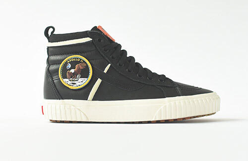 Sneaker-Sneaker Bertema NASA Ini Langka Dan Unik, Gan Udah Tahu?