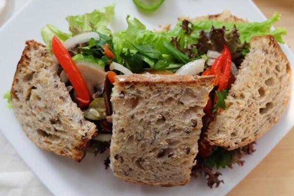 5 Tempat Kuliner Vegetarian di Bandung, Gak Kalah Lezat dari Daging!