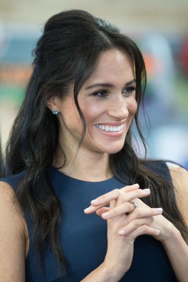 6 Gaya Rambut ala Meghan Markle yang Simple & Elegan, Berani Coba?