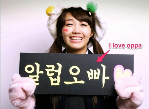 8 Hal yang Harus Kamu Ketahui sebelum Mengencani Fangirl