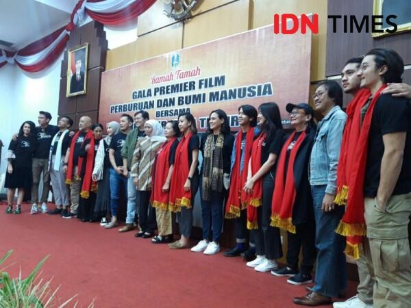 Khofifah soal Buku Bumi Manusia: Dulu Saya Bacanya Sembunyi-Sembunyi