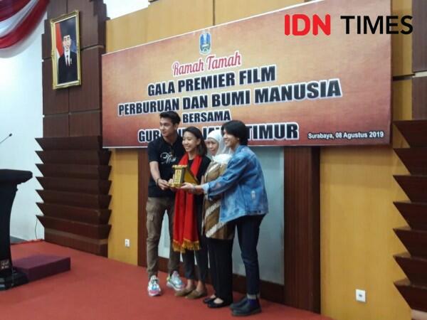 Khofifah soal Buku Bumi Manusia: Dulu Saya Bacanya Sembunyi-Sembunyi