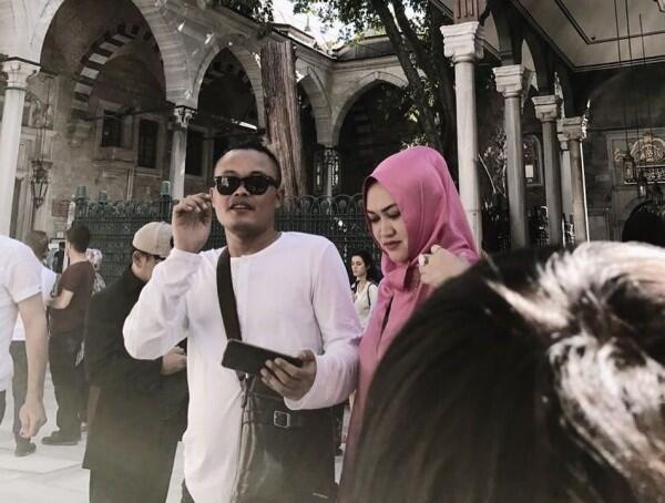 10 Pasangan Artis yang Bercerai Setelah 10 Tahun Lebih Hidup Bersama