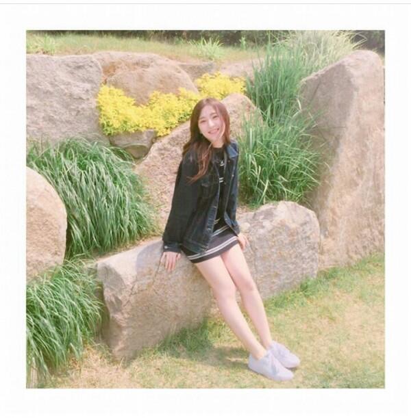 10 Inspirasi Gaya OOTD Liburan ala Eunseo WJSN yang Simple & Nyaman