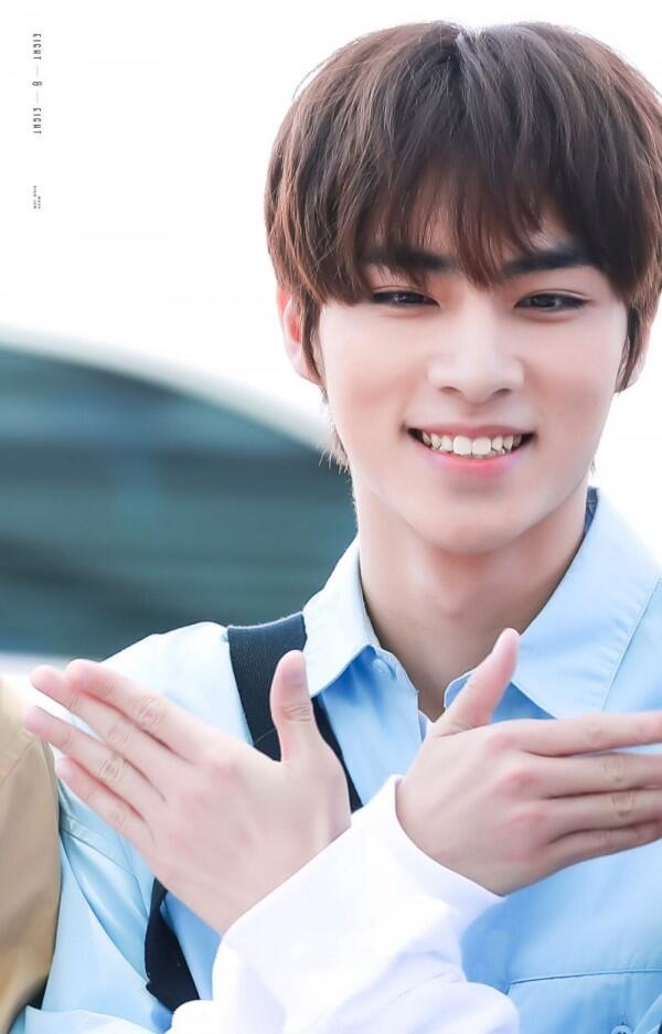 10 Potret Menawan Xiaojun WayV yang Genap 20 Tahun