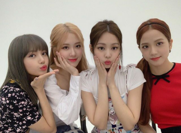 3 Tahun Bersama, 10 Potret Kekompakan Member BLACKPINK!