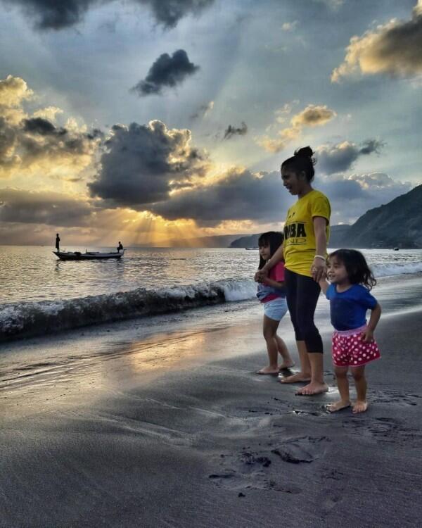 5 Pantai Terbaik dengan Hamparan Pasir Hitam di Ende, Flores, NTT