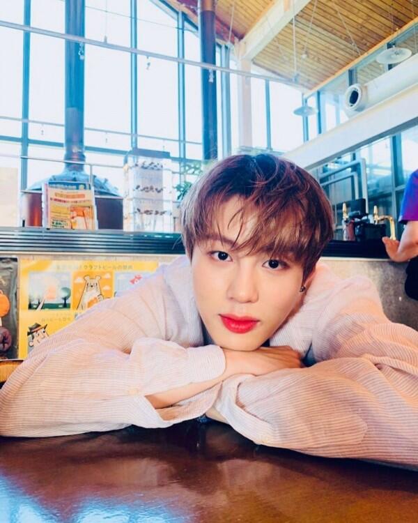 Bikin Hati Berdebar, 9 Idol KPop Pria Ini Memiliki Bentuk Bibir Seksi!