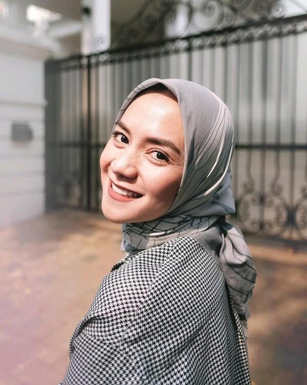 Pilih Menikah Muda, Sayangnya Pernikahan 6 Artis Ini Tak Bertahan Lama