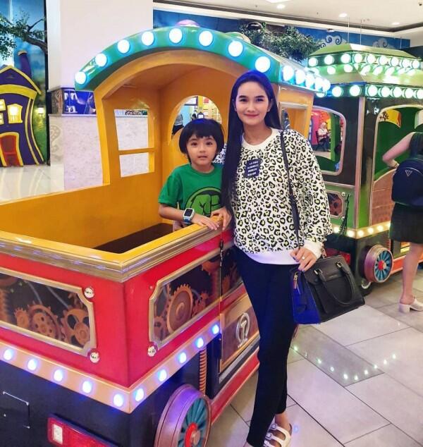 Perut Makin Besar, Intip 10 Potret Kehamilan Kedua Faby Marcelia