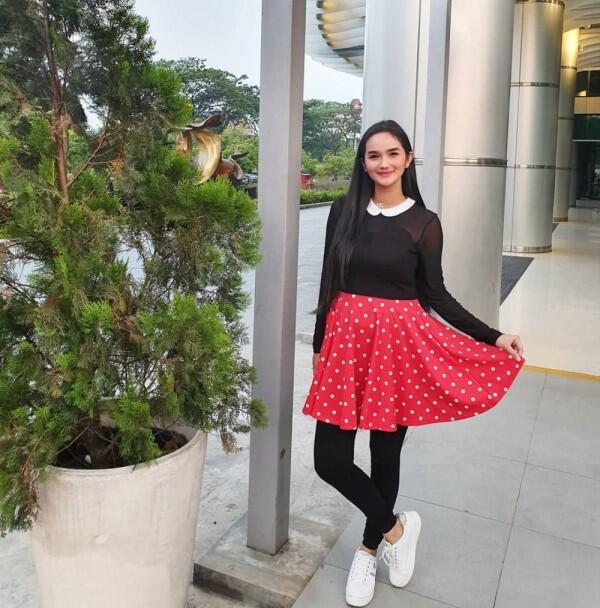 Perut Makin Besar, Intip 10 Potret Kehamilan Kedua Faby Marcelia
