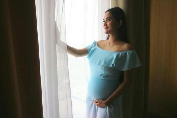 Perut Makin Besar, Intip 10 Potret Kehamilan Kedua Faby Marcelia