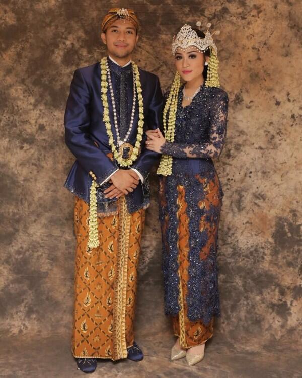 15 Kebaya Elegan Adat Sunda, Mewah bak Wanita Aristokrat