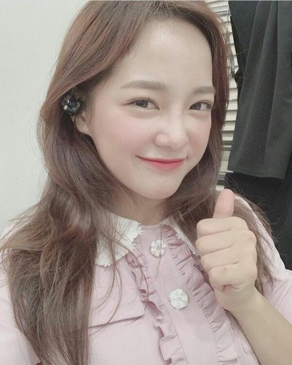9 Potret Manis Sejeong Gugudan yang Punya Senyuman Menggemaskan