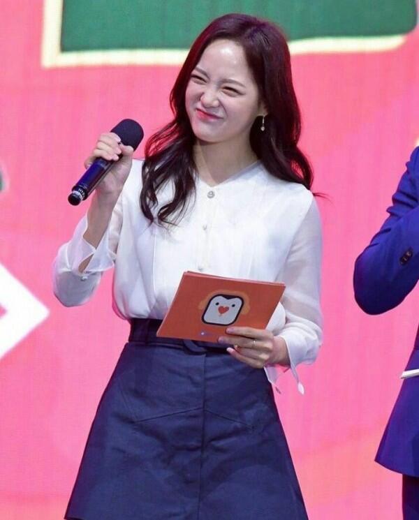 9 Potret Manis Sejeong Gugudan yang Punya Senyuman Menggemaskan