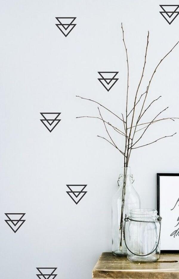 Cuma Modal Selotip Hitam, Ini 10 DIY Wall Sticker untuk Kamar Kosmu!