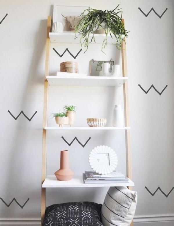 Cuma Modal Selotip Hitam, Ini 10 DIY Wall Sticker untuk Kamar Kosmu!