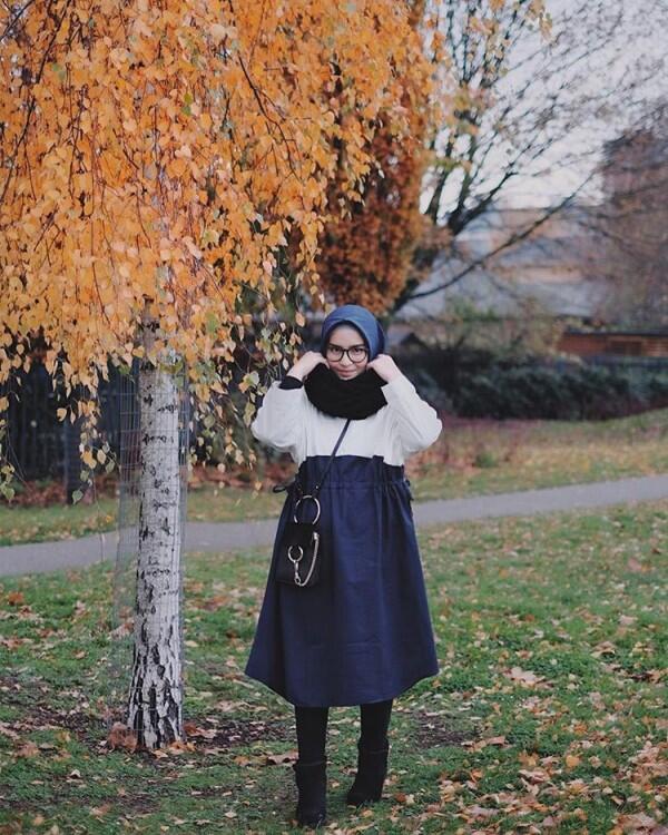10 Ide OOTD Hijab di Luar Negeri ala Selebgram Zahratul Jannah