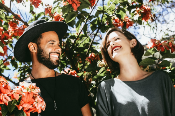 5 Alasan Cowok Introvert Bisa Jadi Pacar yang Bisa Diandalkan