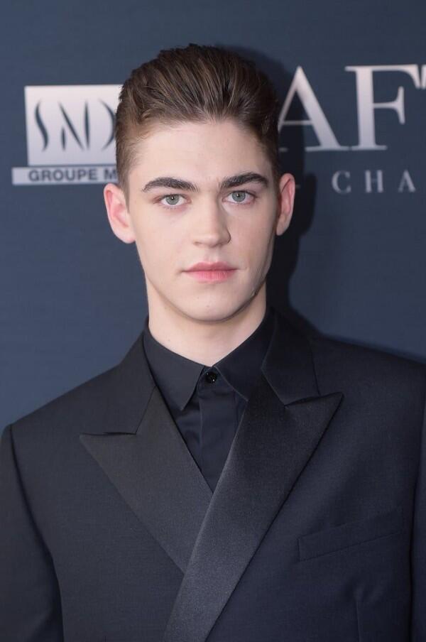 10 Potret Terbaru Aktor Pemeran Voldemort Cilik, Mirip Al Ghazali?