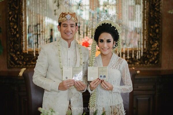 15 Kebaya Elegan Adat Sunda, Mewah bak Wanita Aristokrat