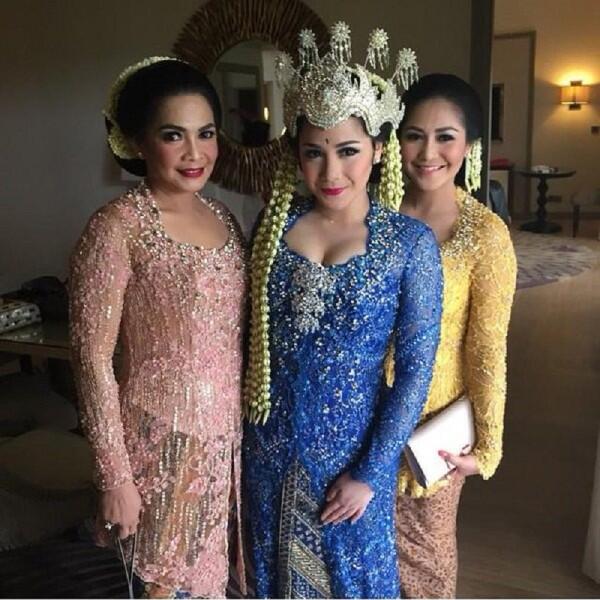 15 Kebaya Elegan Adat Sunda, Mewah bak Wanita Aristokrat