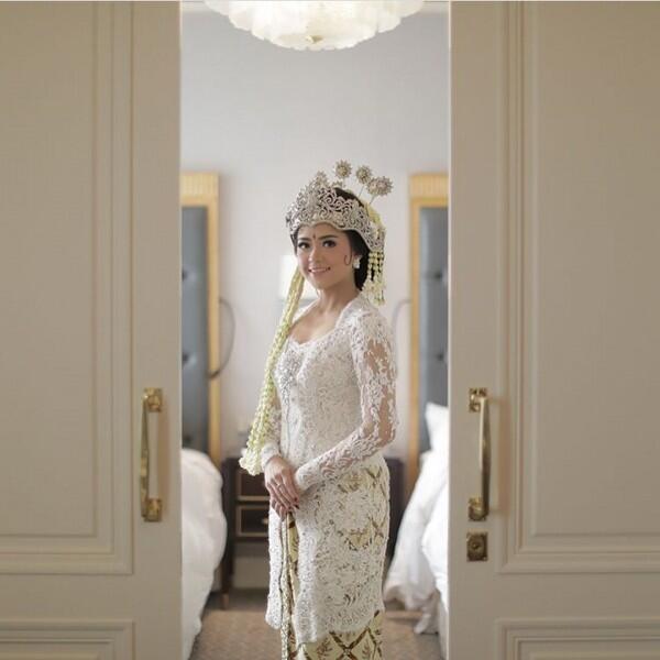 15 Kebaya Elegan Adat Sunda, Mewah bak Wanita Aristokrat