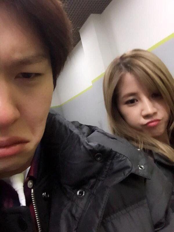 Jauh dari Gosip, 11 Potret Keakraban Changsub BTOB dan Chorong Apink