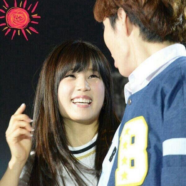 Jauh dari Gosip, 11 Potret Keakraban Changsub BTOB dan Chorong Apink
