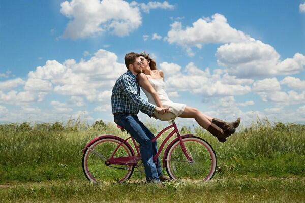 7 Tips Sederhana untuk Membuat Pacar Kamu Bahagia