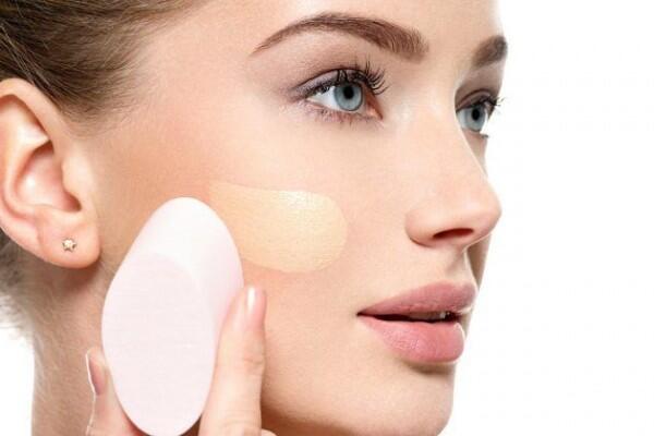 5 Tips Mengaplikasikan Foundation agar Makeup Lebih Sempurna