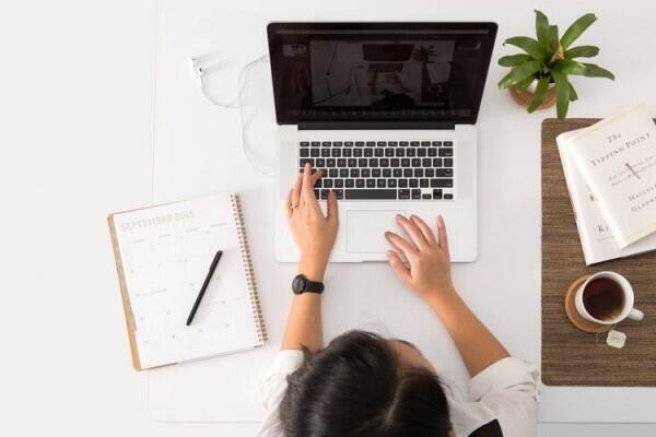 8 Items yang Membuatmu Tetap Fokus Bekerja Meski dari Rumah