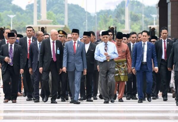 Jokowi Bertemu Mahathir, Sepakat Lawan Diskriminasi Kelapa Sawit